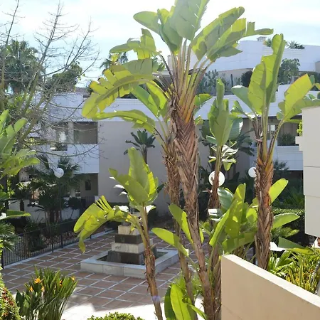 Aloha Fuente 2 Bed Iwalking Distance To Amenities * Marbella