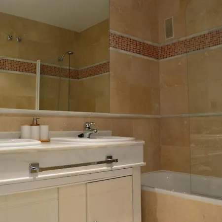 Aloha Fuente 2 Bed Iwalking Distance To Amenities * Marbella