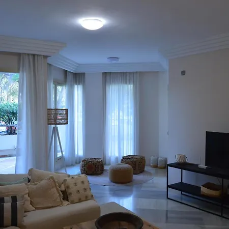 Aloha Fuente 2 Bed Iwalking Distance To Amenities Apartment